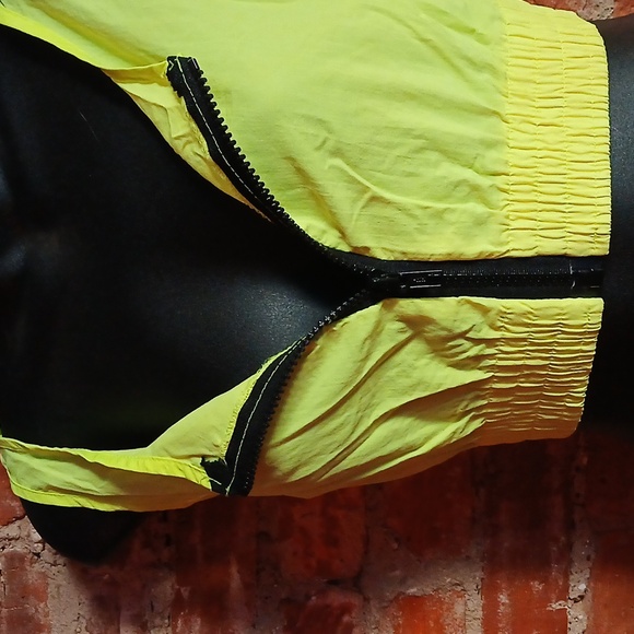 VINTAGE 80s running crop, zip-up, size small WHITE CACTUS BRAND (RARE) - Picture 3 of 4